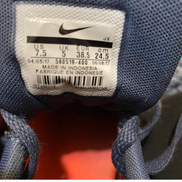 SALE💕Nike Air Max Size 7.5 - Picture 2 of 2